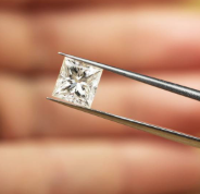 Diamant de laboratoire taille princesse, couleur D, pureté VVS2/VS2, excellente taille, certifié IGI, pour la fabrication de bagues et bijoux - Product Image 2