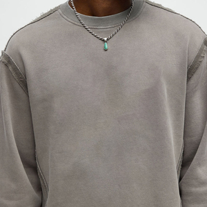 Sweat-shirt à col rond en coton polyester 380 GSM de haute qualité, personnalisable avec logo, fabriqué au Pakistan par Salamons Wears - Product Image 3