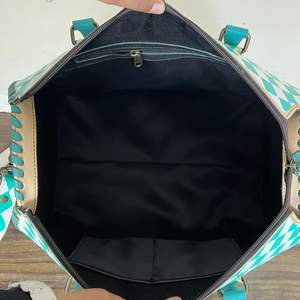 Bolsa de Viaje de Gran Capacidad y Diseño Elegante, Bolsa de Viaje Ligera de Moda, Bolsa de Gimnasio de Fin de Semana de Cuero a Cuadros Premium - Product Image 6