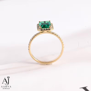 Anillo de Moissanita con Corte Esmeralda, Halo, Banda Nupcial, Piedra Central Verde, Acento de Corte Redondo, Color Dorado, Joyería de Compromiso y Boda - Product Image 1