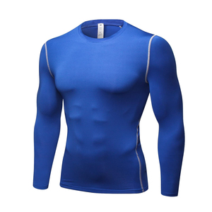 Ensemble de compression ajusté et confortable, en matériau flexible, conçu pour les athlètes, idéal pour la performance. - Product Image 5