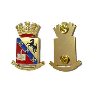 Badge en métal émaillé personnalisé avec design d'écusson, à attacher avec une épingle de sûreté, style classique, sans nickel, forme rectangulaire - Product Image 4