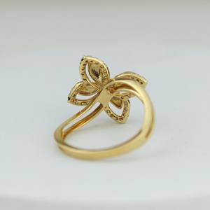 Bague unisexe en argent 925 plaqué or avec moissanite taille ronde et halo papillon, cadeau de mariage original pour votre partenaire - Product Image 2