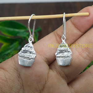 Pendientes Colgantes con Forma de Cupcake, Plata de Ley 925, Pendientes con Temática de Comida, Joyería de Postre Hecha a Mano, Regalo para Mujeres y Niñas, para Fiestas - Product Image 5