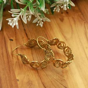Boucles d'oreilles en laiton à sept chakras, faites à la main, pour la méditation et le yoga |   Bijoux symboles spirituels sacrés - Product Image 2