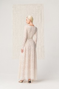 Vestido Casual Elegante para Mujer al por Mayor, ASTORIA LACE GOWN, Manga Larga, Corte Entallado, ODM, Marca Privada, Vestidos de Mujer para Primavera/Verano - Product Image 3