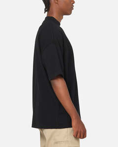 เสื้อยืดผู้ชายทรงโอเวอร์ไซส์ สีดำล้วน ผ้าฝ้าย แขนสั้น คอกลม ทรงสปอร์ต สีพื้น ความยาวปกติ ทรงหลวม สวมใส่สบายๆ สำหรับทุกวัน - Product Image 1