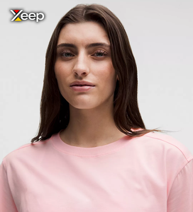 เสื้อยืดคอกว้างปักลาย XEEP สำหรับผู้หญิง สวมใส่สบาย ระบายอากาศได้ดี น้ำหนักเบา เหมาะสำหรับออกกำลังกาย ผลิตจากผ้าถักผสมสแปนเด็กซ์/คอตตอน ทรงหลวม - Product Image 3