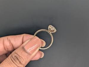 แหวนเพชรทรงกลม 1.75 กะรัต เพชรเพาะเลี้ยงสำหรับผู้หญิง แหวนแต่งงานเพชรเม็ดเดี่ยว แหวนทองคำแท้ 14K สีเหลือง - Product Image 4