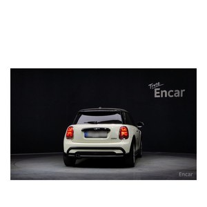 Mini Cooper Classic Plus 2022/1, 10,778 km, Volante a la Izquierda, Asientos de Cuero, Emisión Euro V, Cámara Trasera - Product Image 4