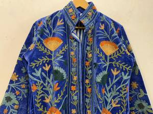 Veste vintage verte en velours brodé Suzani, respirante, écologique, col mandarin, style bohème unisexe, chic ethnique pour l'hiver - Product Image 3