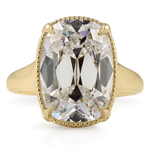 Anillo de lujo de oro amarillo macizo de 14k con diamante cultivado en laboratorio certificado IGI de 6.32 quilates con corte cojín, halo milgrain y diseño floral tipo galería. - Product Image 1