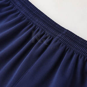 Tenue de football prête pour le match, matière respirante conçue pour l'entraînement intensif et le confort le jour du match - Product Image 6