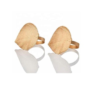 Rond de serviette feuille en métal argenté Stocked Vaisselle Tissu Rond de serviette en papier Hôtel Club Mariage Décorations de fête de Noël - Product Image 6