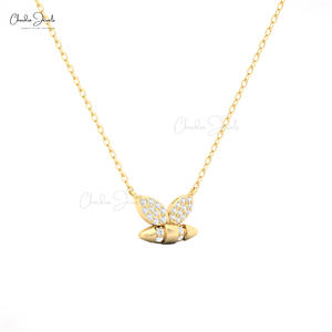 Collier avec pendentif papillon en or jaune 14 carats, diamants 0,16 CTW, bijoux fins minimalistes inspirés de la nature pour femmes - Product Image 1