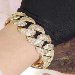 Pulsera de Diamantes de Lujo Más Vendida para Mujer, Joyería Elegante para Fiestas con Acabado Disponible para la Venta - Product Image 3