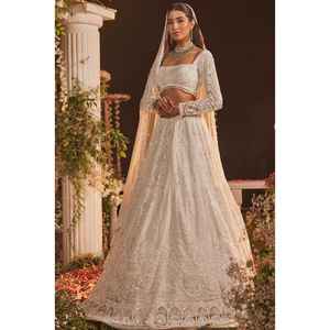 Conjunto elegante Lehenga Choli de diseñador para mujer con hermoso trabajo de Bordado de hilo - Product Image 4