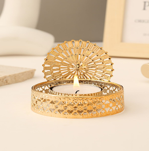 Un élégant porte-bougie en feuille d'or ajoute une touche de nature à votre décoration. Haute qualité, disponible à prix de gros. - Product Image 2