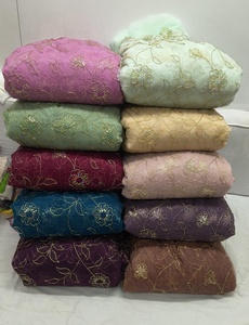 Tissu en filet vert menthe avec broderie florale dorée, sequins et travail Zari pour les lehengas de mariée, les saris et les robes ethniques de soirée - Product Image 1
