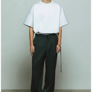 เสื้อยืดโอเวอร์ไซส์สีพื้นทรงปกติสำหรับผู้ชาย ผ้าคอตตอนถักเนื้อหนา คอกลม แขนเสื้อแบบดรอปโชว์เดอร์ สไตล์สตรีทแวร์ - Product Image 1