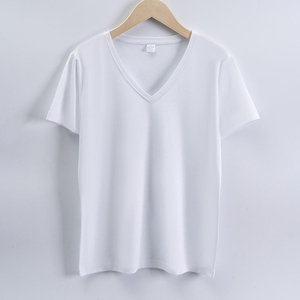 Camisetas Unisex con Cuello en V 100% Algodón, Logotipo Frontal Personalizado, Diseño Impreso, Anti-Pilling, Estilo Urbano, Corte Regular - Product Image 1