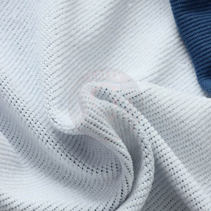 Sudadera con Capucha Casual Esencial para Hombre, Tejido Suave Premium para Comodidad en el Fin de Semana, Uso al Aire Libre y Estilo Moderno - Product Image 4