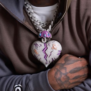 Colgante Corazón Roto Personalizado con Diamantes Moissanita, Plata de Ley S925, Brillante, Regalo, Joyería Hip Hop - Product Image 3