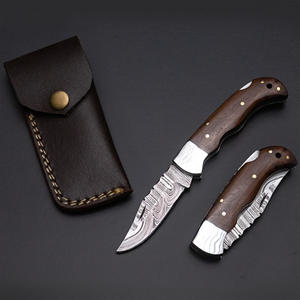 Cuchillo Plegable de Bolsillo de Acero de Damasco de Grado Industrial Hecho a Mano con Mango de Madera Pakka, Funda de Cuero para Camping y Caza, con Bloqueo de Seguridad (Lockback) - Product Image 5