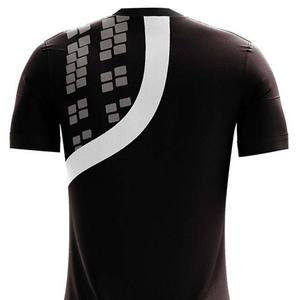 Herren Schwarzes Fußballtrikot-Set Kurzarm Rundhals Geometrischer Druck Feuchtigkeitsableitend Eng Anliegend Polyester Individuelles Logo und Name - Product Image 3