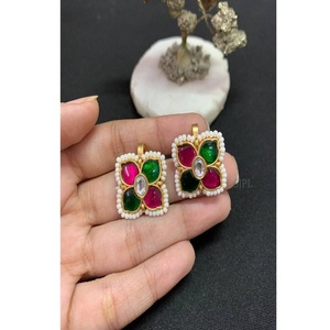 Graceful Premium Quality Gold Plated Flower Stud <b>Earrings</b> With Crystal Rhinestones And Pearls For Women Vintage Alloy Jewelry - Product Image 1