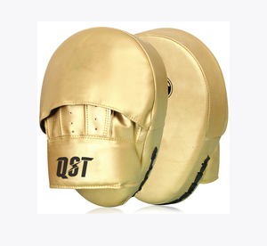 แผ่นรองฝึกซ้อมมวย QST Golden Boxing Focus Pads ทำจากหนัง PU อุปกรณ์ป้องกันสำหรับมวยไทย สายรัดปรับได้ น้ำหนักเบา - Product Image 1