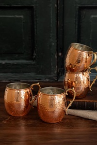 Mug à Moscow Mule classique en cuivre martelé ILAHI avec poignée, réutilisable pour les fêtes à domicile - Product Image 2