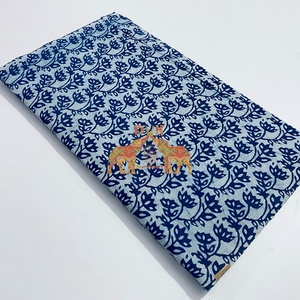 Tela de algodón estampada floral índigo hecha a mano por New HandBock ligero y suave para camisa y bolso ropa - Product Image 4