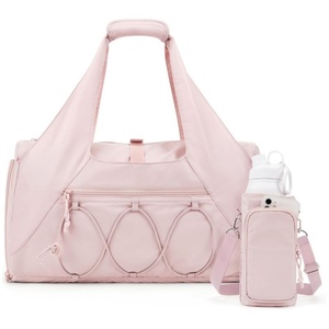 Sac de sport personnalisé avec logo, porte-bouteille et compartiment à chaussures, sac de voyage léger pour femmes - Product Image 1