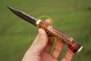 Couteau de chasse en acier Damas, couteau à lame fixe fait main avec manche en bois de cerf, étui en cuir, couteau de survie pour le camping - Product Image 4