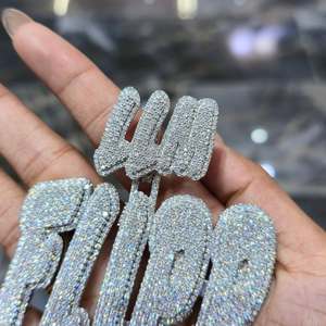 Breloques Lettres Hip Hop Mignonnes en Moissanite Ronde Taille Brillant Plaqué Or 14K Micro-Incrustées – Cadeau Unisexe pour Usage Quotidien - Product Image 2