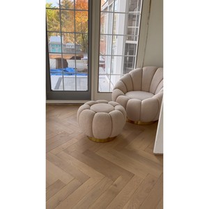 พื้นไม้โอ๊คธรรมชาติแบบฝรั่งเศส ลายก้างปลา ขนาด 3/4 นิ้ว x 5 นิ้ว แผ่นใหญ่ ปาร์เก้ แบบลิ้นและร่อง - Product Image 2
