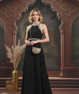 Elegante mini bolso clutch con adornos Kundan, ideal para bodas, fiestas y eventos elegantes. - Product Image 4