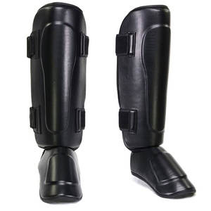 Espinilleras Ligeras de Cuero Premium con Protección, Tejido Cómodo y Transpirable para Entrenamientos y Partidos de Adultos - Product Image 1