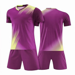 Tenue de football personnalisée de qualité supérieure, vêtements de football très demandés, uniforme de football en vente en ligne, prix de gros, vêtements de sport pour le football - Product Image 4