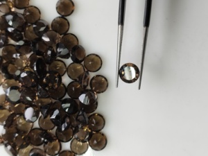 Quartz fumé naturel 6,5 mm, taille brillante ronde, meilleure qualité, pierre précieuse en vrac pour la fabrication de bijoux - Product Image 1