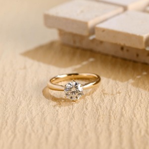Bague de fiançailles et d'anniversaire de mariage de luxe en or plaqué 14 carats certifiée IGI, ajustable, avec diamant de laboratoire taille tulipe cathédrale - Product Image 1