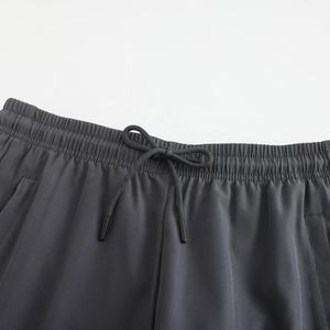 Shorts de sport pour femmes Outfitize à compression haute performance, shorts de yoga et de cyclisme durables pour la gym et l'entraînement - Product Image 3