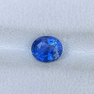 Saphir bleu cornflower naturel, taille ovale, 2,00 carats, pierre précieuse en vrac pour la fabrication de bijoux, vente en gros - Product Image 1