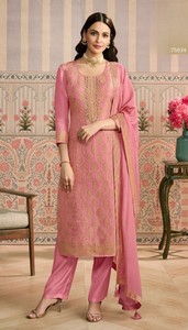 Salwar Kameez semi-cousu en viscose Lotus Simmer avec broderie jacquard, style moderne pour fêtes, mariages et Diwali - Product Image 4
