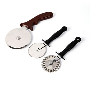 Roulette à pizza professionnelle en acier inoxydable, coupe-pâte robuste, poignée en plastique antidérapante, outils de pâtisserie pour la cuisine - Product Image 5