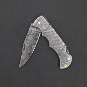 Couteau pliant compact en acier Damas, lame droite, allume-feu, étui en cuir, mini couteau de poche EDC, vente en gros OEM, 58HRC, pour l'extérieur - Product Image 3