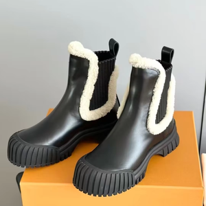 Botas de Nieve de Lujo para Mujer Louis Vuitton 2025 - Nuevo Estilo de Diseñador, Cálidas, de Plataforma, con Forro de Peluche, Calidad y Comodidad - Product Image 1