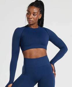 Conjunto deportivo para mujer, transpirable, de secado rápido, ultraligero, personalizado con estampado térmico por transferencia de calor. - Product Image 2