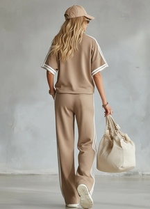Conjunto Casual Beige para Mujer, Camiseta Holgada y Pantalones Anchos - Product Image 4